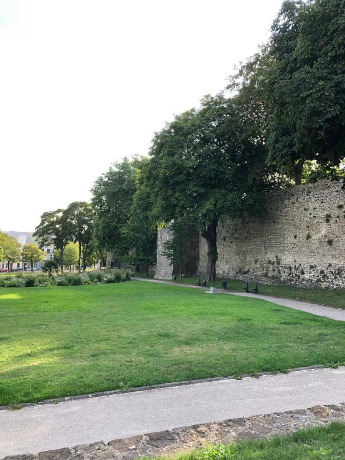 Face Aux Remparts Apartment บูโลญ-ซูร์-แมร์ ภายนอก รูปภาพ